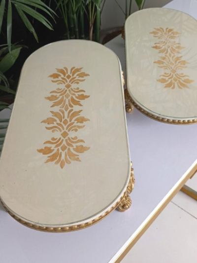 Sleek Oval Table Risers