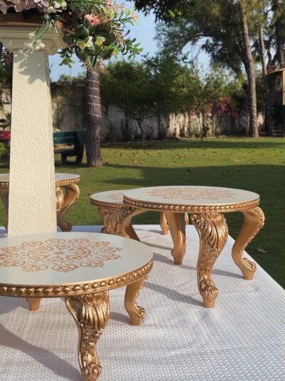 Sleek Round Table Riser